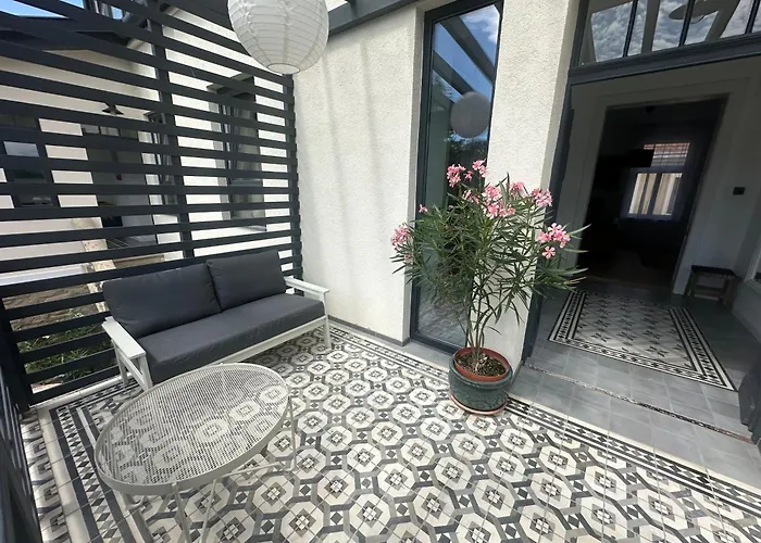 וילה Pelso Luxury קסזטלי